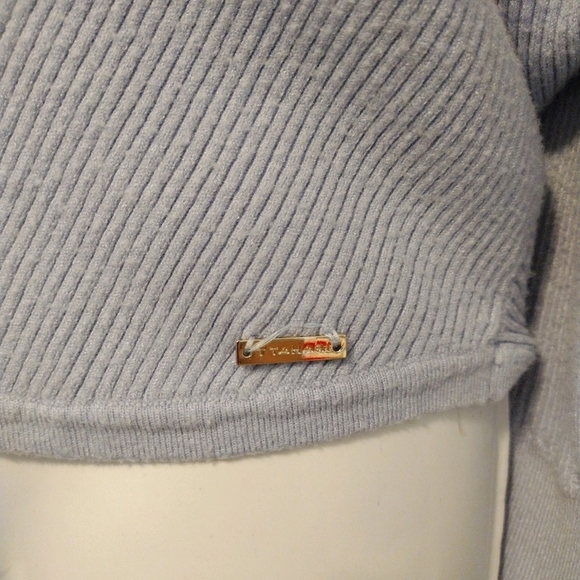 Tahari - Dolman Sleeves Rin-Knit Crew Sweater - Picture 4 of 15